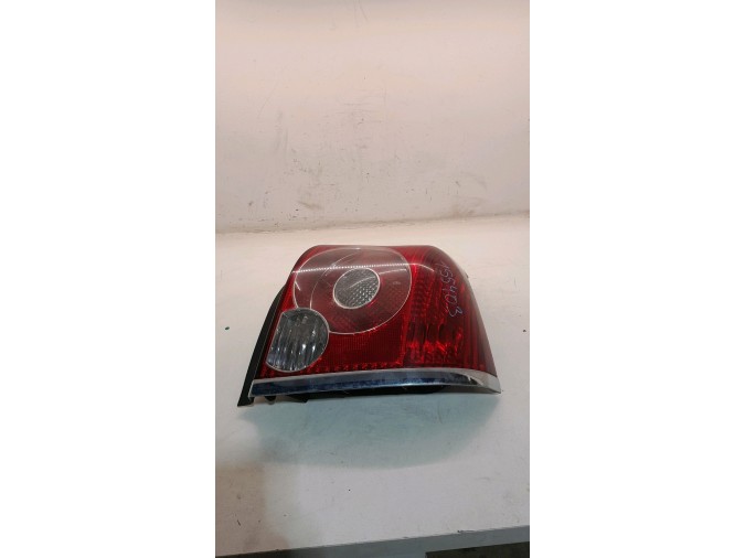 PILOTO TRASERO DERECHO TOYOTA AVENSIS 2008