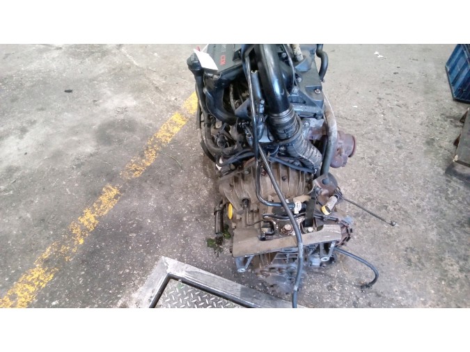 MOTOR CON ACCESORIOS SIN CAJA DE CAMBIOS MERCEDES VITO 2002