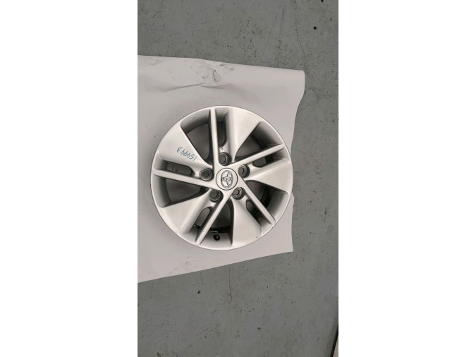 LLANTA SO TOYOTA AURIS 2013