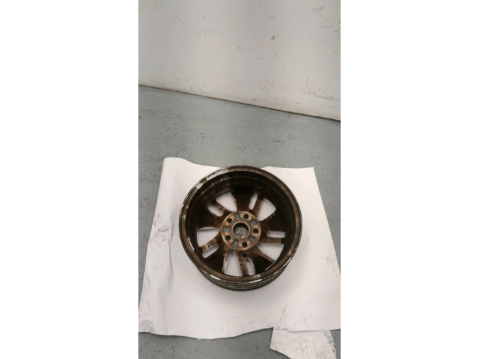 LLANTA SO TOYOTA AURIS 2013