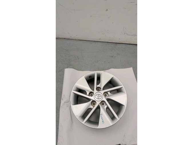 LLANTA SO TOYOTA AURIS 2013