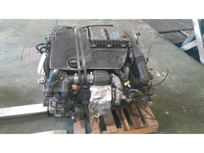 MOTOR CON ACCESORIOS SIN CAJA DE CAMBIOS PEUGEOT 308 2016