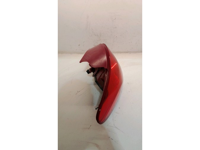 PILOTO TRASERO IZQUIERDO PEUGEOT 207 2006
