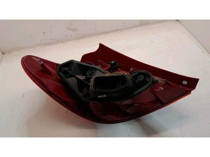 PILOTO TRASERO DERECHO PEUGEOT 207 2006