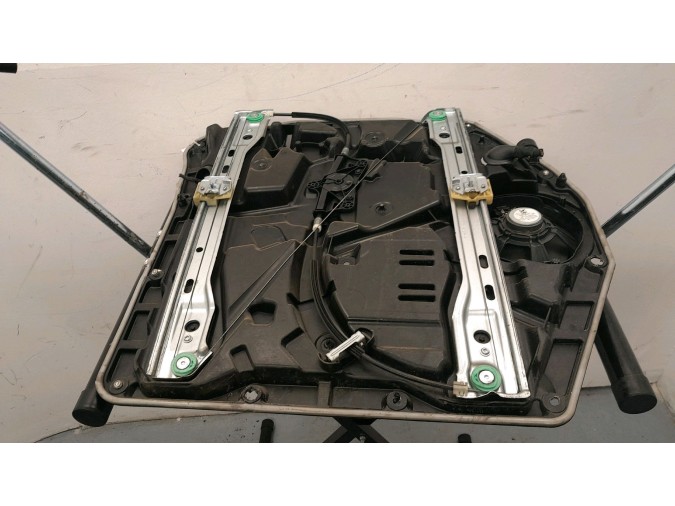 ELEVALUNAS DELANTERO DERECHO MERCEDES VITO 110 CDI 2021