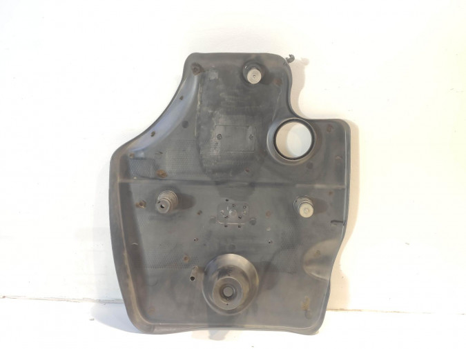 Tapa del motor VOLKSWAGEN GOLF 2004