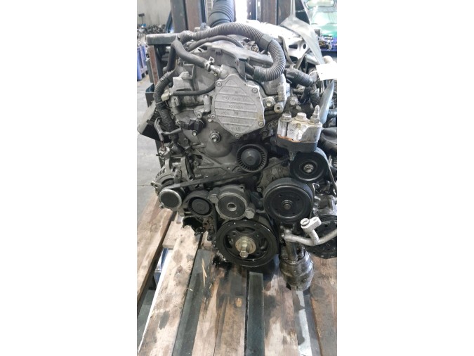 MOTOR CON ACCESORIOS Y CAJA DE CAMBIOS TOYOTA AURIS 2008