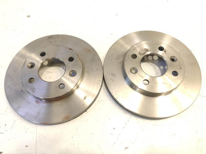 Disco de Freno del. RENAULT CLIO 2002