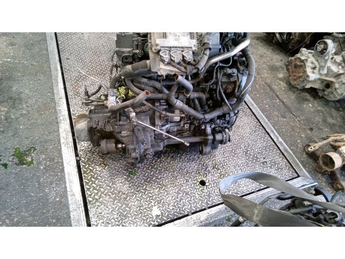 MOTOR CON ACCESORIOS Y CAJA DE CAMBIOS PEUGEOT 206 2005