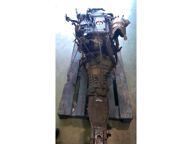 MOTOR CON ACCESORIOS Y CAJA DE CAMBIOS OPEL OMEGA 2003