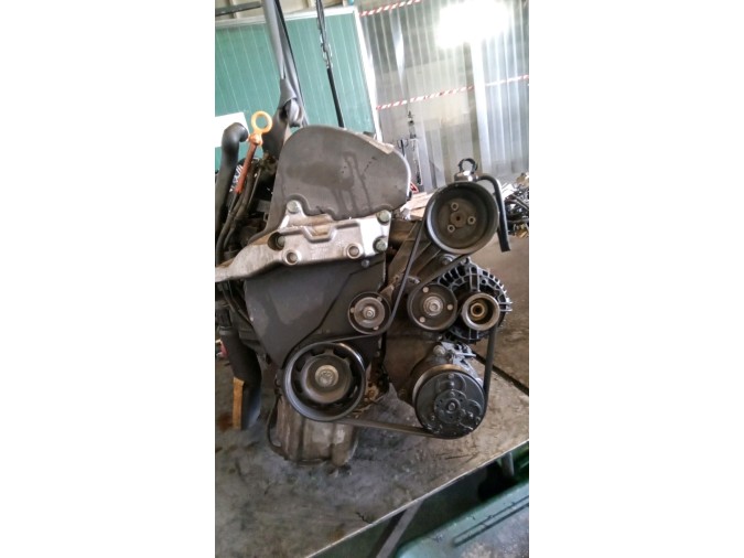 MOTOR CON ACCESORIOS Y CAJA DE CAMBIOS VOLKSWAGEN BORA 2001