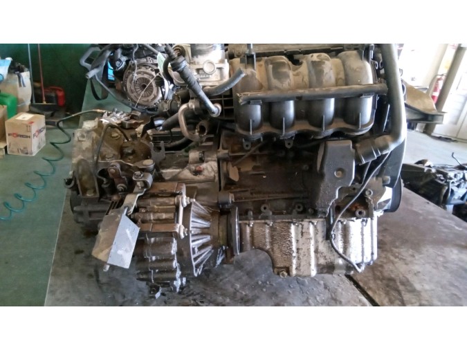 MOTOR CON ACCESORIOS Y CAJA DE CAMBIOS VOLKSWAGEN BORA 2001
