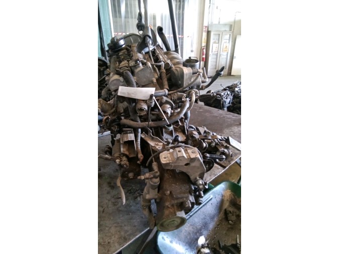MOTOR CON ACCESORIOS Y CAJA DE CAMBIOS VOLKSWAGEN BORA 2001