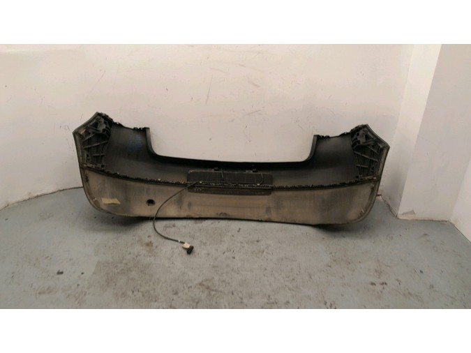 PARAGOLPES TRASERO VOLKSWAGEN GOLF GRIS 2005