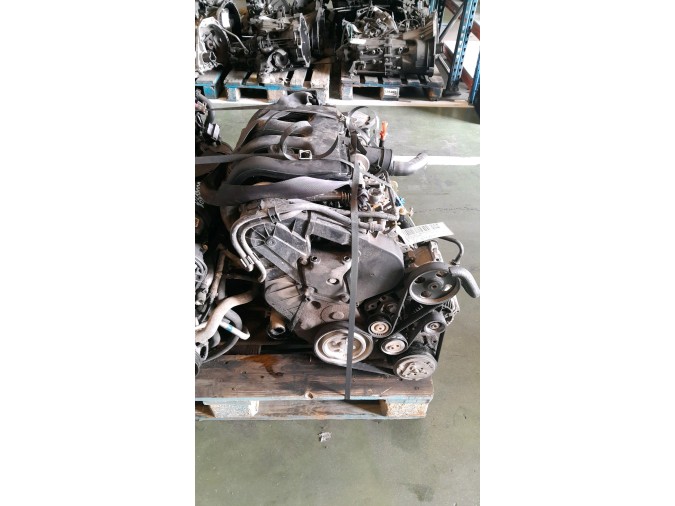 MOTOR CON ACCESORIOS Y CAJA DE CAMBIOS CITROEN XSARA 1999