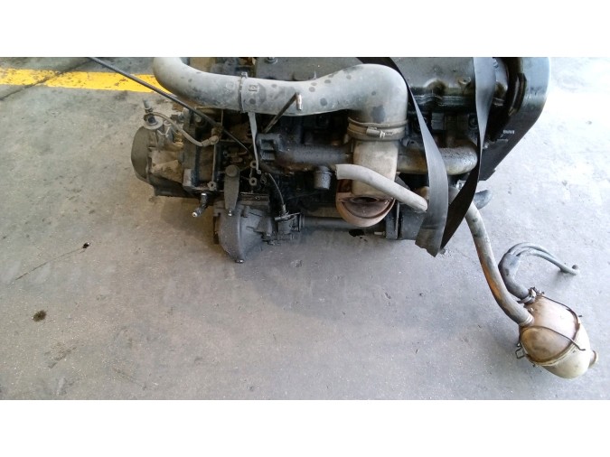 MOTOR CON ACCESORIOS Y CAJA DE CAMBIOS CITROEN C15 1995