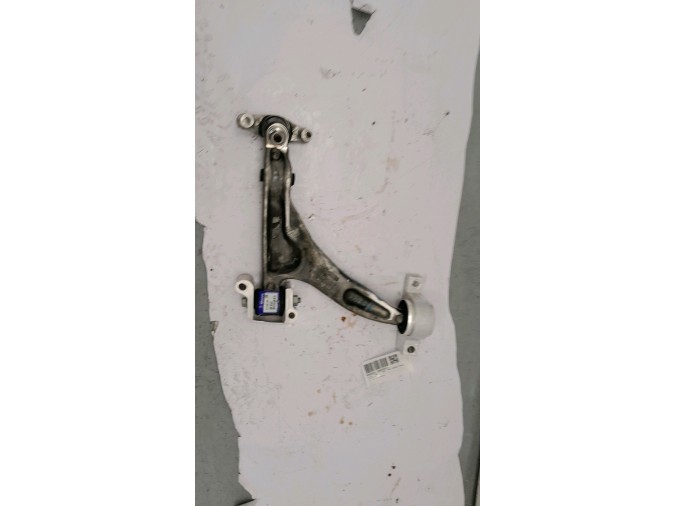 BRAZO SUSPENSION INFERIOR DELANTERO DERECHO VOLVO V60 2021
