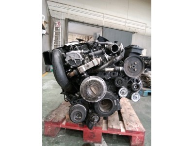 MOTOR CON ACCESORIOS Y CAJA DE CAMBIOS BMW 330D 2002