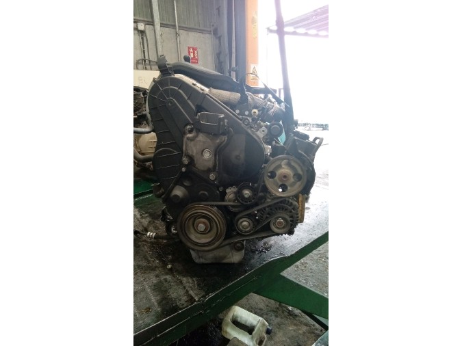 MOTOR CON ACCESORIOS Y CAJA DE CAMBIOS PEUGEOT PARTNER 2002
