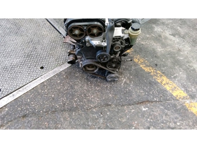 MOTOR CON ACCESORIOS Y CAJA DE CAMBIOS FORD FOCUS 2005