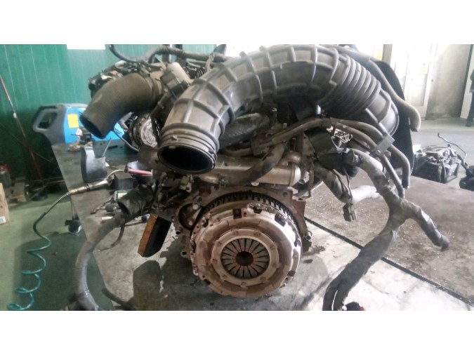 MOTOR CON ACCESORIOS SIN CAJA DE CAMBIOS HYUNDAI I30 2014