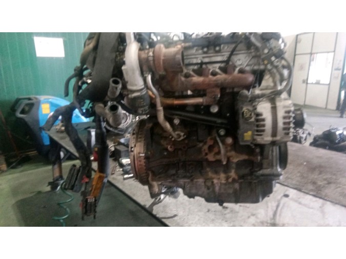 MOTOR CON ACCESORIOS SIN CAJA DE CAMBIOS HYUNDAI I30 2014
