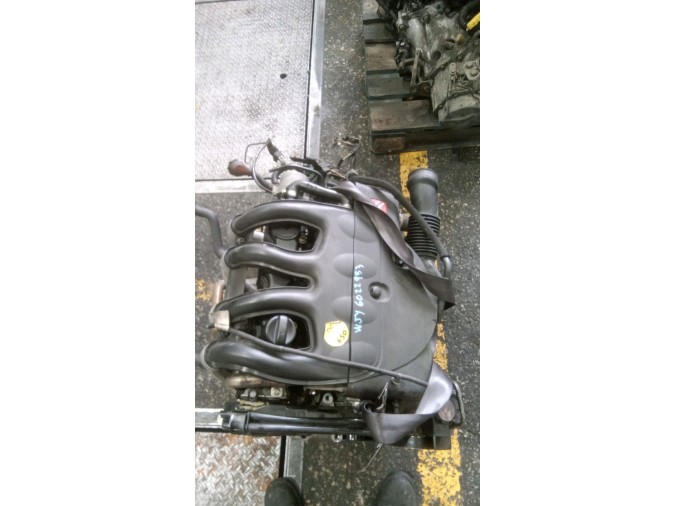 MOTOR CON ACCESORIOS Y CAJA DE CAMBIOS CITROEN XSARA 2001