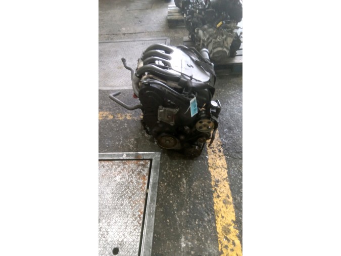 MOTOR CON ACCESORIOS Y CAJA DE CAMBIOS CITROEN XSARA 2001