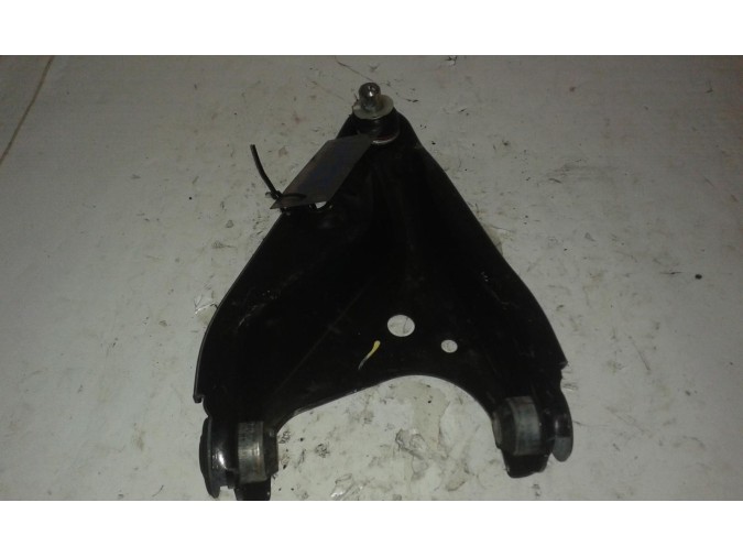 TRAPECIO INFERIOR DELANTERO DERECHO TOYOTA YARIS 2003