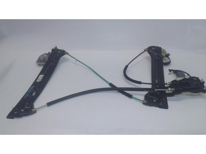 ELEVALUNAS DELANTERO DERECHO MINI MINI 2015