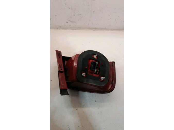 PILOTO TRASERO DERECHO VOLKSWAGEN PASSAT 2006