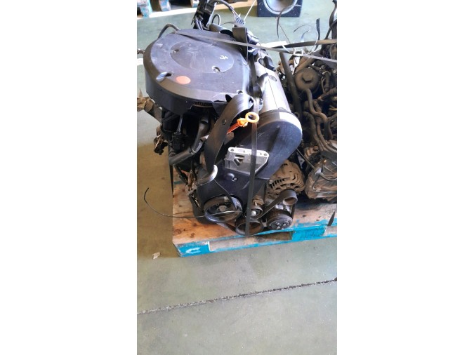 MOTOR CON ACCESORIOS Y CAJA DE CAMBIOS VOLKSWAGEN POLO 1999