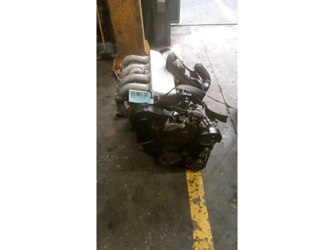 MOTOR CON ACCESORIOS Y CAJA DE CAMBIOS PEUGEOT 306 1998