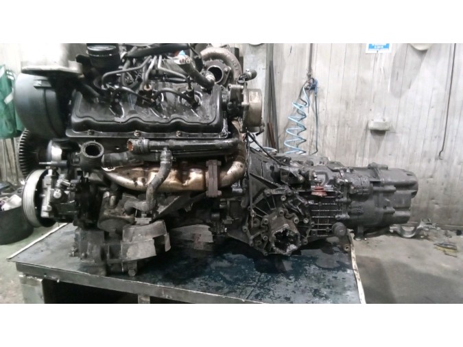 MOTOR CON ACCESORIOS Y CAJA DE CAMBIOS AUDI A4 2002