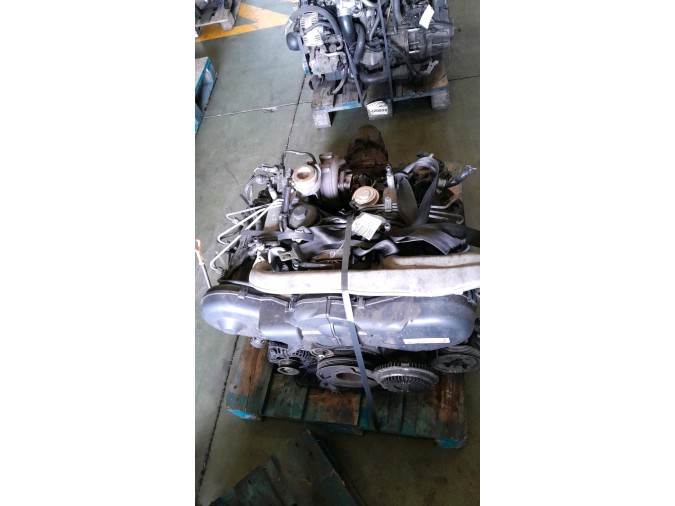 MOTOR CON ACCESORIOS Y CAJA DE CAMBIOS AUDI A4 2002