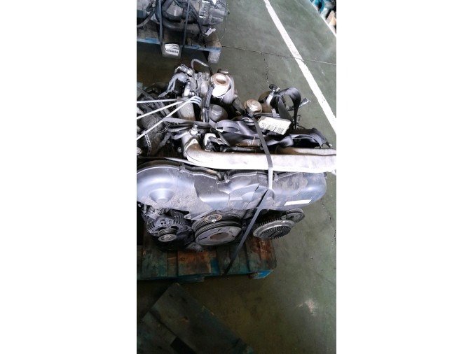 MOTOR CON ACCESORIOS Y CAJA DE CAMBIOS AUDI A4 2002