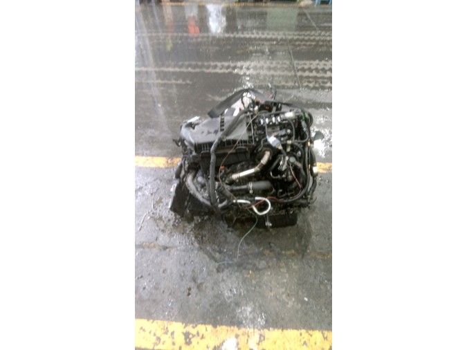 MOTOR CON ACCESORIOS SIN CAJA DE CAMBIOS CITROEN C4 PICASSO 2015