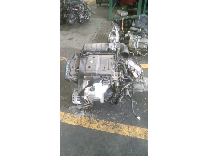 MOTOR CON ACCESORIOS Y CAJA DE CAMBIOS PEUGEOT 307 2004