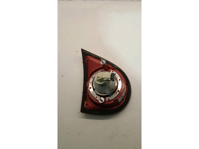 PILOTO TRASERO INTERIOR VOLKSWAGEN GOLF 2005