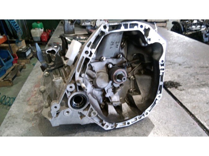 CAJA CAMBIOS DACIA SANDERO