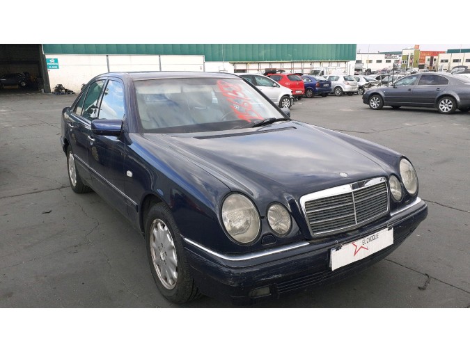PILOTO TRASERO DERECHO MERCEDES CLASE E