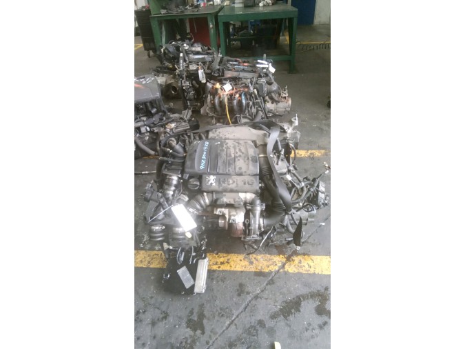 MOTOR CON ACCESORIOS Y CAJA DE CAMBIOS PEUGEOT 206 2005