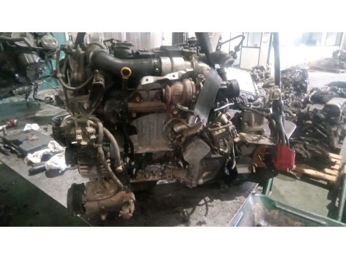 MOTOR CON ACCESORIOS SIN CAJA DE CAMBIOS FORD FIESTA 2013