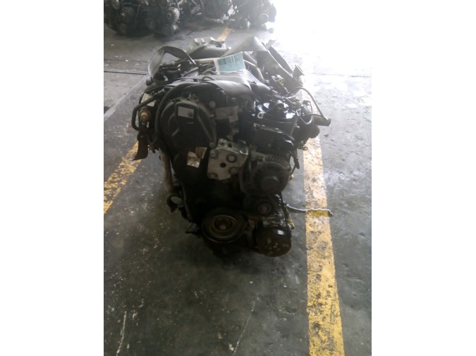 MOTOR CON ACCESORIOS Y CAJA DE CAMBIOS PEUGEOT 407