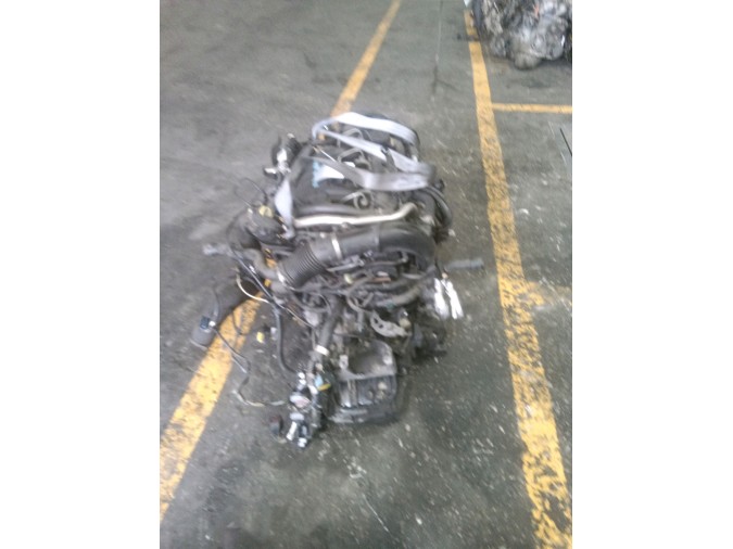 MOTOR CON ACCESORIOS Y CAJA DE CAMBIOS PEUGEOT 407