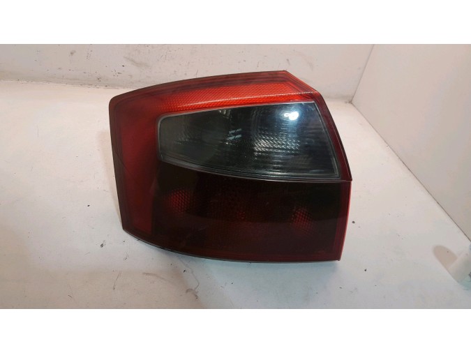 PILOTO TRASERO IZQUIERDO AUDI A4 2003
