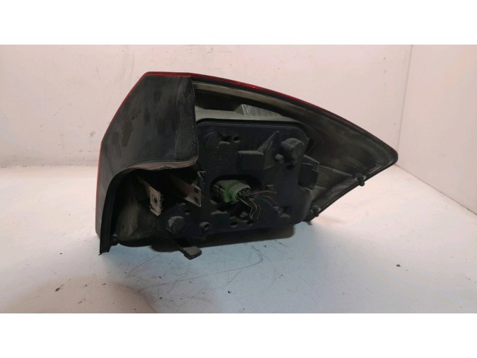 PILOTO TRASERO IZQUIERDO AUDI A4 2003
