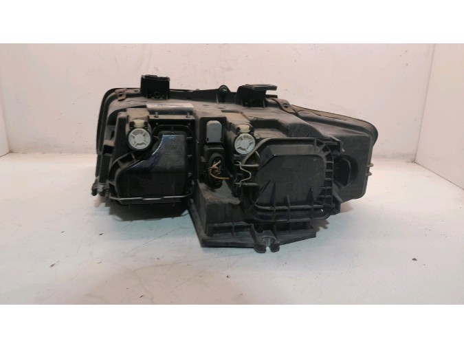 FARO DELANTERO DERECHO AUDI A4 2003