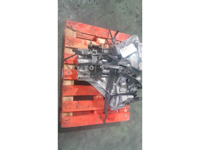 CAJA CAMBIOS HYUNDAI TRAJET 2002