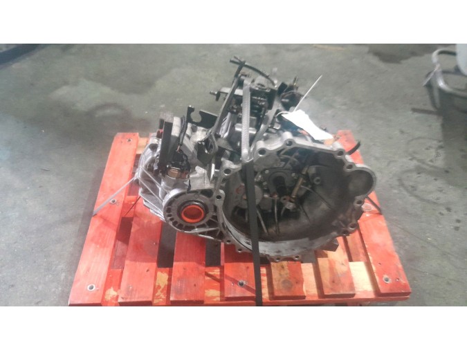 CAJA CAMBIOS HYUNDAI TRAJET 2002